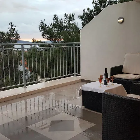 Petrovic K.sucurac * Kaštela