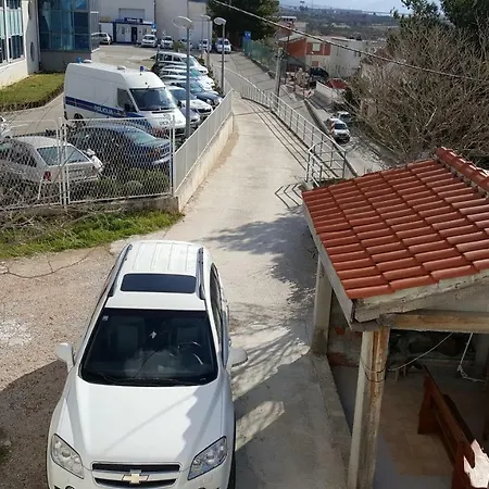 Petrovic K.sucurac * Kaštela