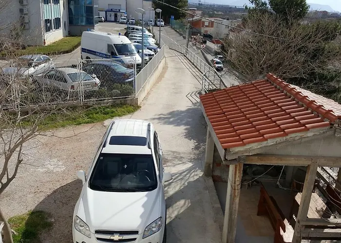 Petrovic K.sucurac * Kaštela